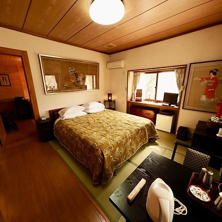 Gableview Forest Inn ゲーブルビュー Нико Екстериор снимка