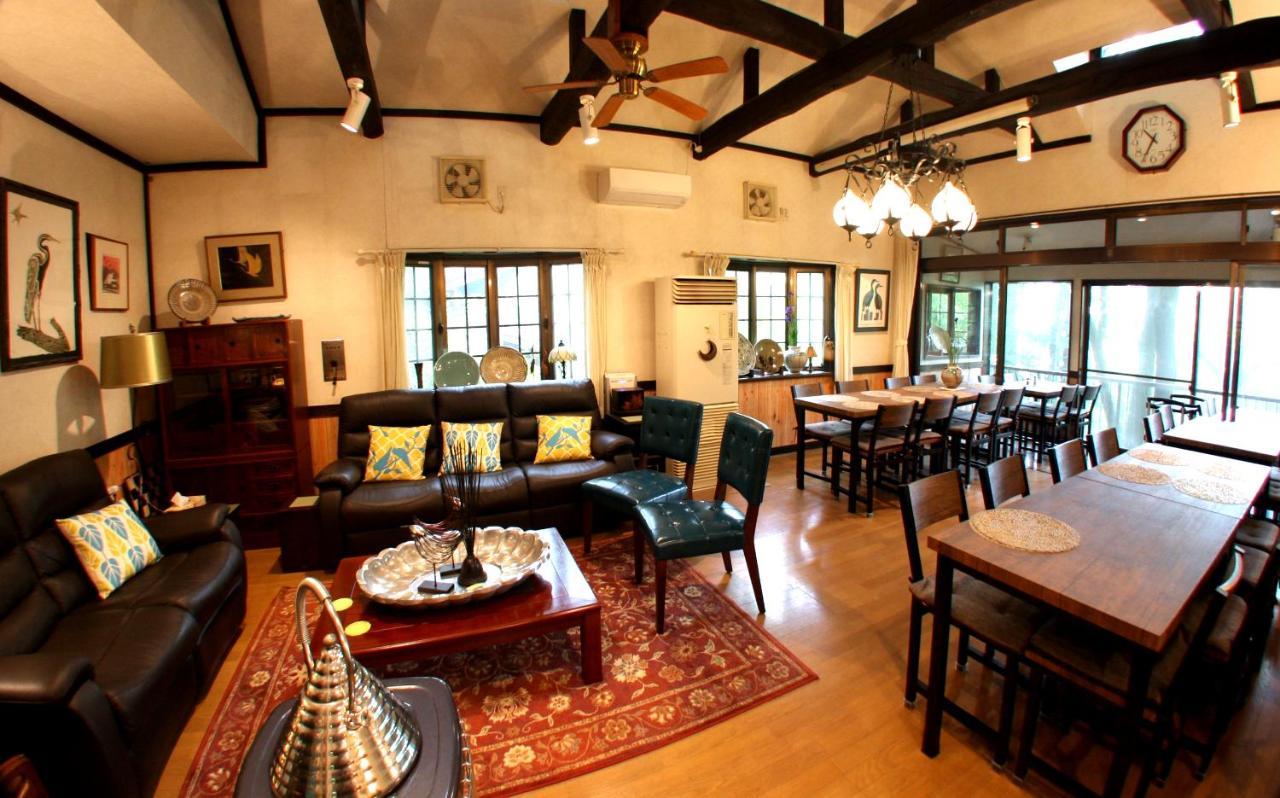 Gableview Forest Inn ゲーブルビュー Нико Екстериор снимка